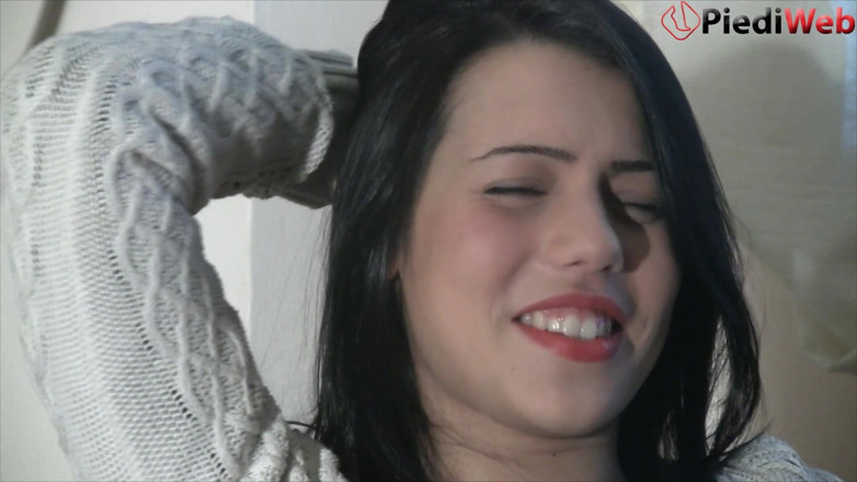 Foot Fetish HD: Petra tickling