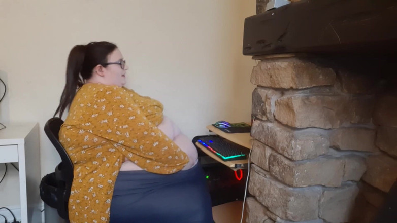 SSBBWLadyBrads: İş yerindeki en şişman kız - mücadele ediyor