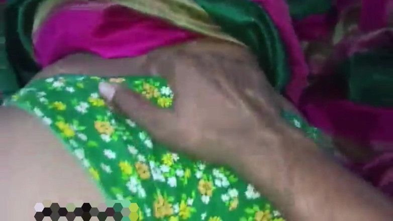 Kavita69: भारतीय सौतेली मम्मी की सौतेले बेटे द्वारा फिर से चुदाई क्योंकि वह कामुक और परेशान था