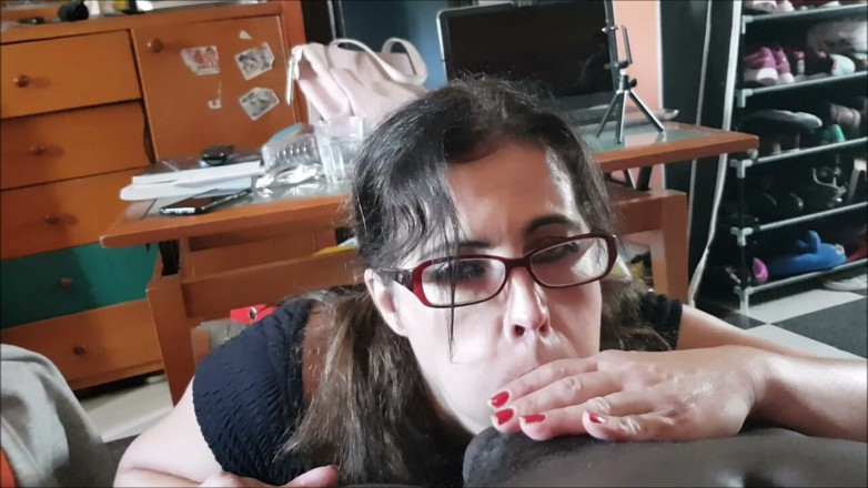 Montse Swinger: Sudut Pandang Oral Antara Kaum