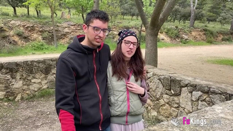 FAKings: Pareja de campo busca una cogida en el campo ¡La experiencia...