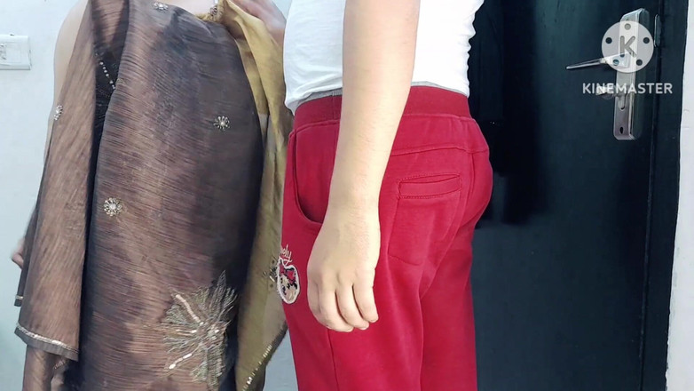 Salmaan001: Pokojówka jebanie ostro przez swojego właściciela w języku hindi