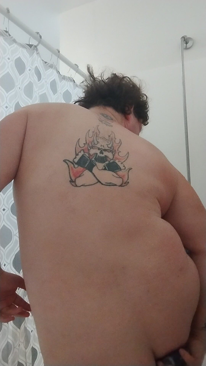 JG Risk: Beritahu saya Adakah Pantat Saya Kelihatan Bersih Untuk Awak?