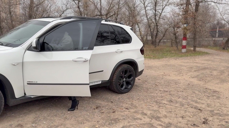 Hottie goddess: Laktační zápletka v rozkazu maminky v autě