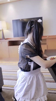 Modelmedia asia - la mia sexy cameriera con grandi tette direbbe parole sporche per sedurrmi ogni giorno