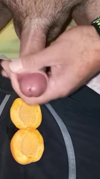 Colazione con albicocca e sperma