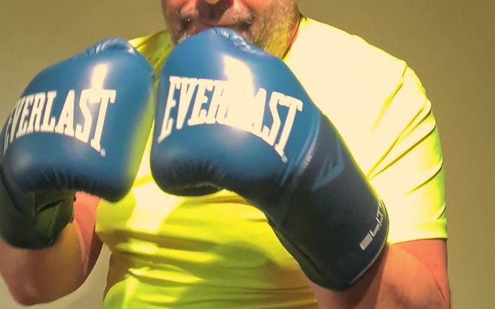 Combat and fetish: Gümüş baba boksör sana karşı bölüm 2