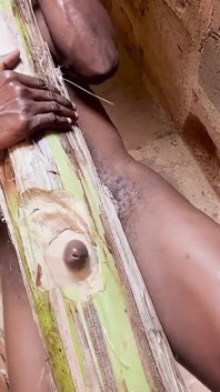 Une salope très étroite se fait baiser