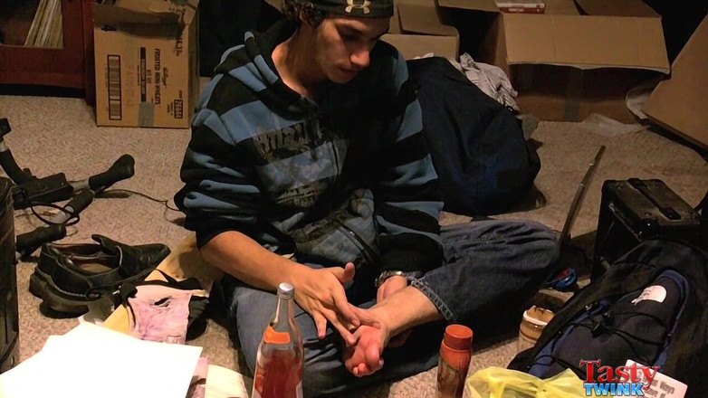 Tasty Twink: Jiffy-toes