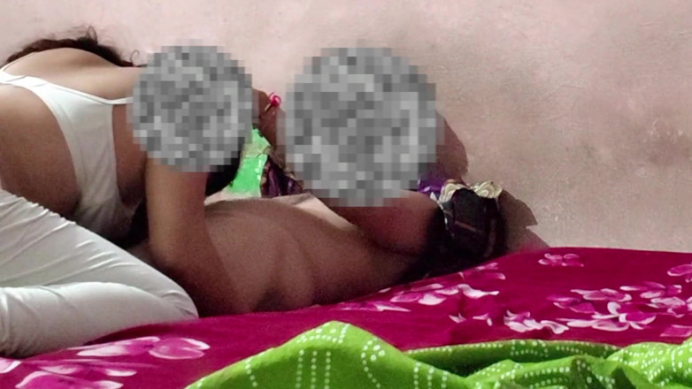 Pinki Bhabhi 69: दोस्त की हॉट पत्नी ने सेक्स संतुष्टि के लिए अपने पति को धोखा दिया। पूर्ण Lenght सेक्स वीडियो