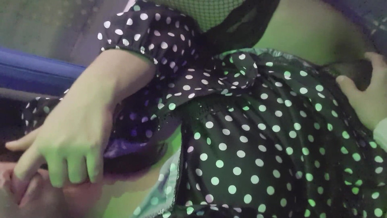 ExpressiaGirl: Возбужденная девушка в общественном автобусе