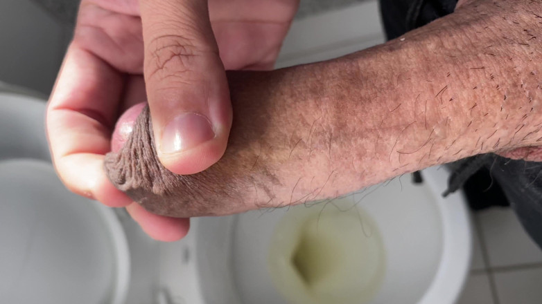Fap_Smag_Boy: Rychlý výstřik v koupelně v práci