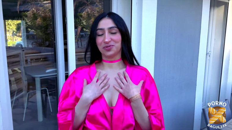 Porno Baguette: Didi, con le sue grandi tette, viene scopata da due...
