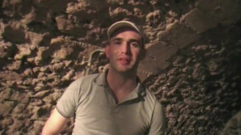 Gaybareback: Pria lurus disetubuhi oleh scally boy di ruang bawah tanah...