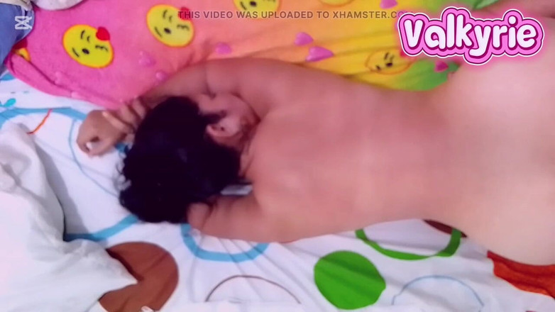 Valkyrie and Luigy Couple: बड़े स्तनों वाली पत्नी गले में गहरे लेना