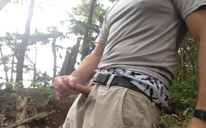 TJenner: am Wasser, im Public Park, Sagging, American Eagle Boxers. Ausgedehnt
