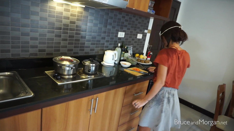 Bruce-and-Morgan: Bañado con pis
