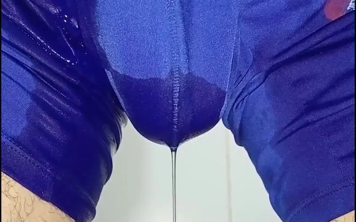 Rey rey: Pissing Desperate in Underwear, I Get Everything Wet, I'm Your...