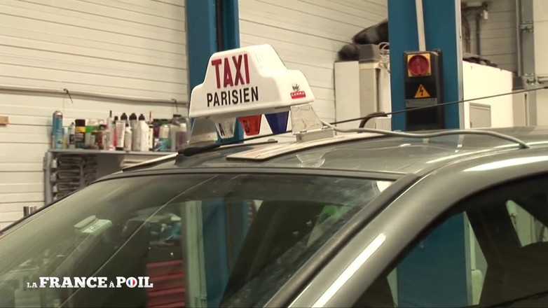 French Wives Offered: Potetovaná prsatá blonďatá kočička ošukaná a vystříkaná na obličej taxikárem