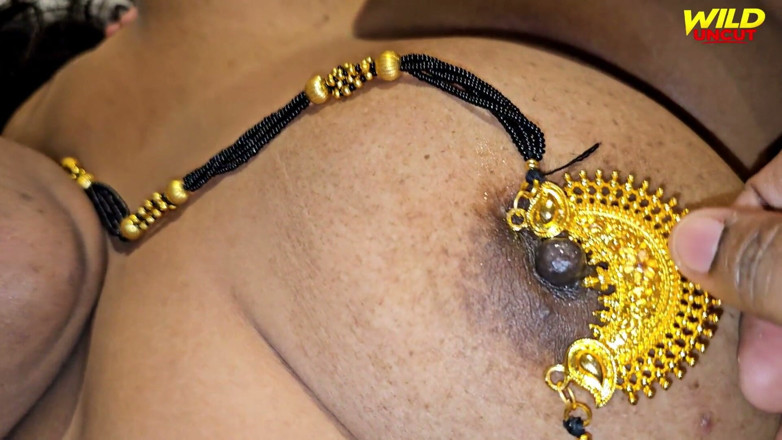 Wild uncut: Bella indiana MILF desi sesso
