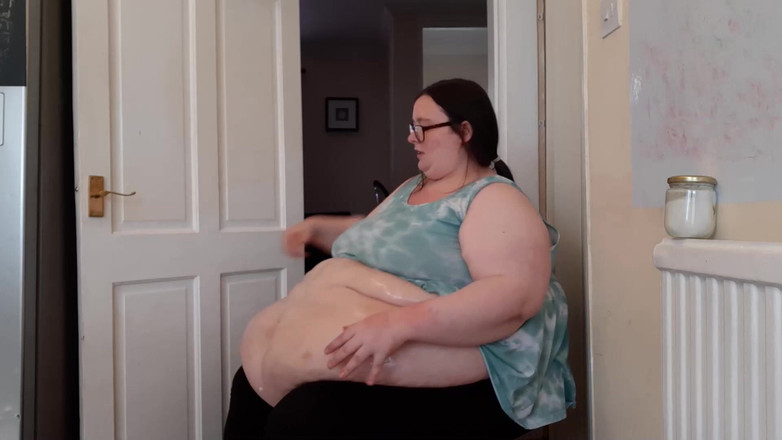 SSBBWLadyBrads: Mari berminyak dengan saya