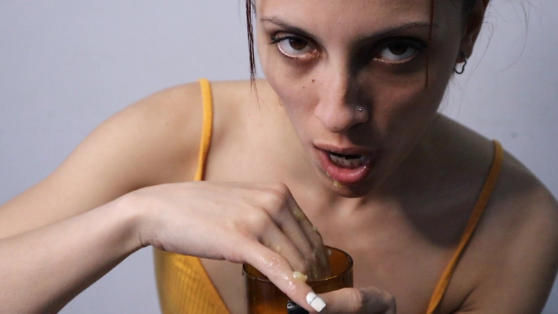Lynn Scream: Making Banana Milkshake with My Ass