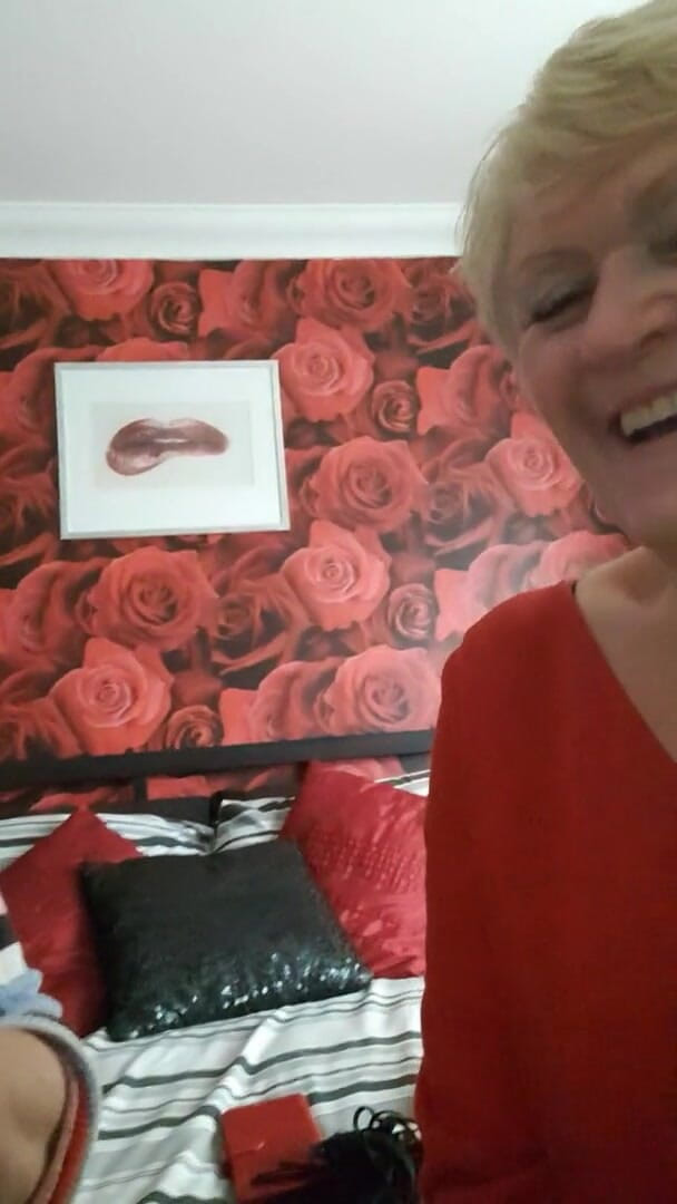 Uk Joolz: Stăpâna Susan și Joolz îi ridiculz micro penisul