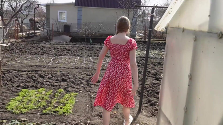 Arisha Mills: Came From the City and Fucked a Collective Farmer