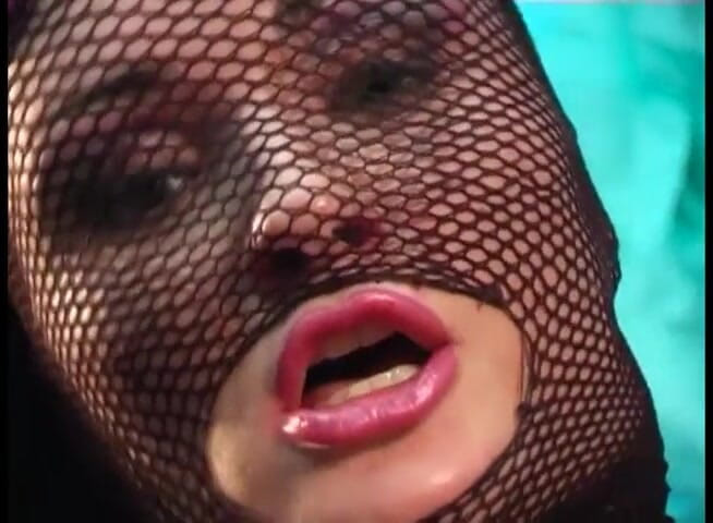Fetish Desire: Dech beroucí děvky ve fetišském prádle šukají s připínákem