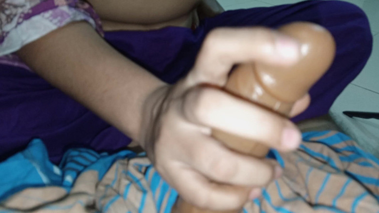 Nadiyabd: Aku nyepong kontol besar abang iparku. Kakak ipar dan kakak...