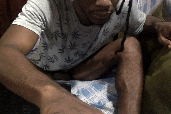 Joyboi Cock Worship: Betrapt zwarte sexy jongen tijdens masterberen