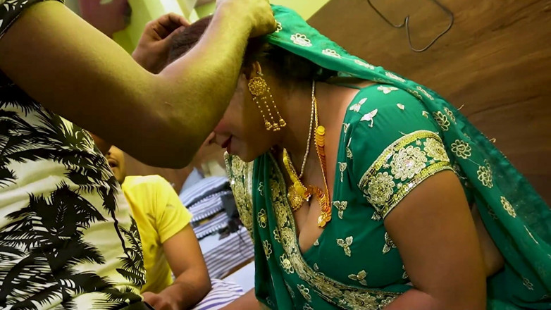 Queen star Desi: Bhabiji ke sath dono devor mil kor mast chudai Kia,...