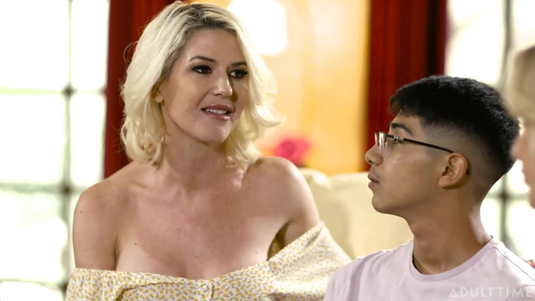 Mommys Boy: Le garçon de maman - une ado chanceuse se tape les...