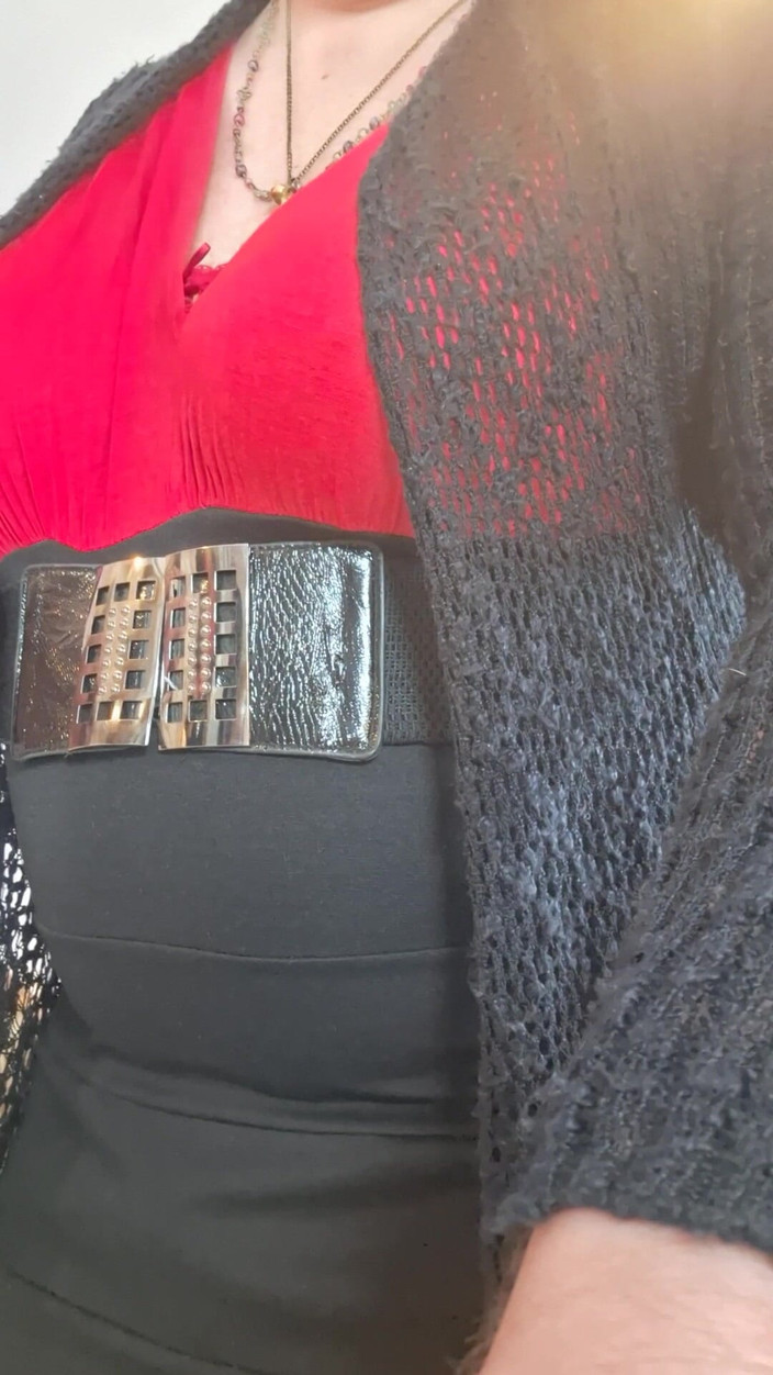 Victoria Lecherri: 我想穿性感的衣服，去真正的约会！