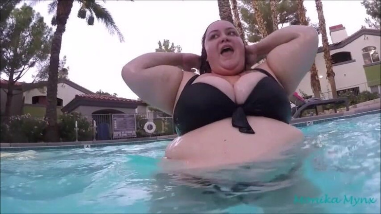BBW Pleasures: SSBBW プールのコンパイル