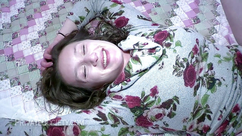 Private Society: Randy mencetak gol lagi