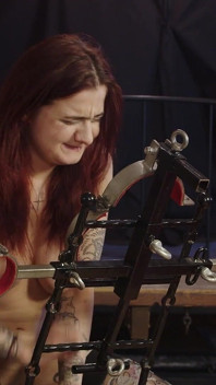 Cette jolie rousse a l’air avide - partie 2