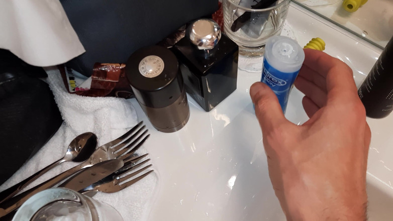Marshall-Zeitung: Ich ficke mich im badezimmer eingesperrt