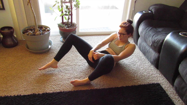 Veggiebabyy: Rasgando mis polainas para follarme