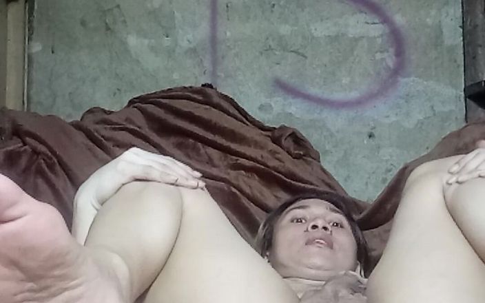 Reynaldo6: というわけで、またカロンちゃんは一人でオナニーをしています。
