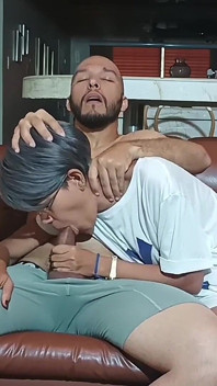 Dopo un brutto film, una buona scopata con la mia sorellastra è molto eccitante.