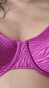 Minimizer Bra Size Dd, Caressing My Soft and Firm Tits