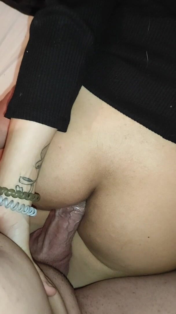 Endemoniados: Sore Anal Fuck with Creampie for a Beautiful Teen
