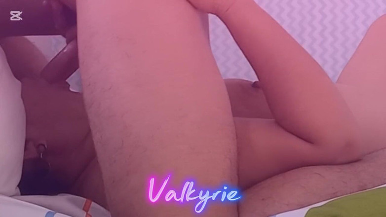 Valkyrieandluigy: Bella ragazza fa un pompino deepthroat