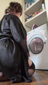 Drama Queen Award for Doing Domestic Activities Goes to