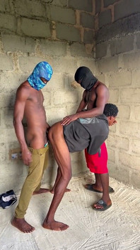 Tres cuerpos, una aventura salvaje al aire libre