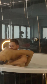 mutter i min fitta Papi - Intensivt romantiskt sex med het latina Veronica Leal Jacuzzi