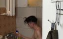 Gunter Meiner: Mager pojke rycker av i duschen