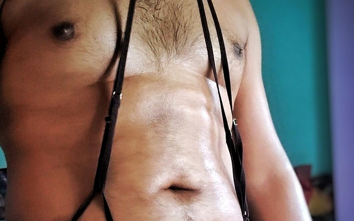 Dreamcatcher701: Gorąca kalkuta bengalski chłopak naoliwiony i gra i drażni się...