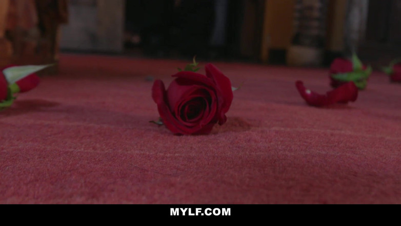 Mylf Official: Addams orgie